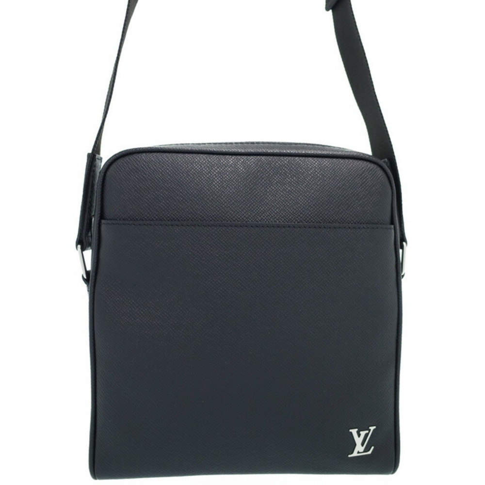Louis Vuitton Taiga Messenger Bag Shoulder